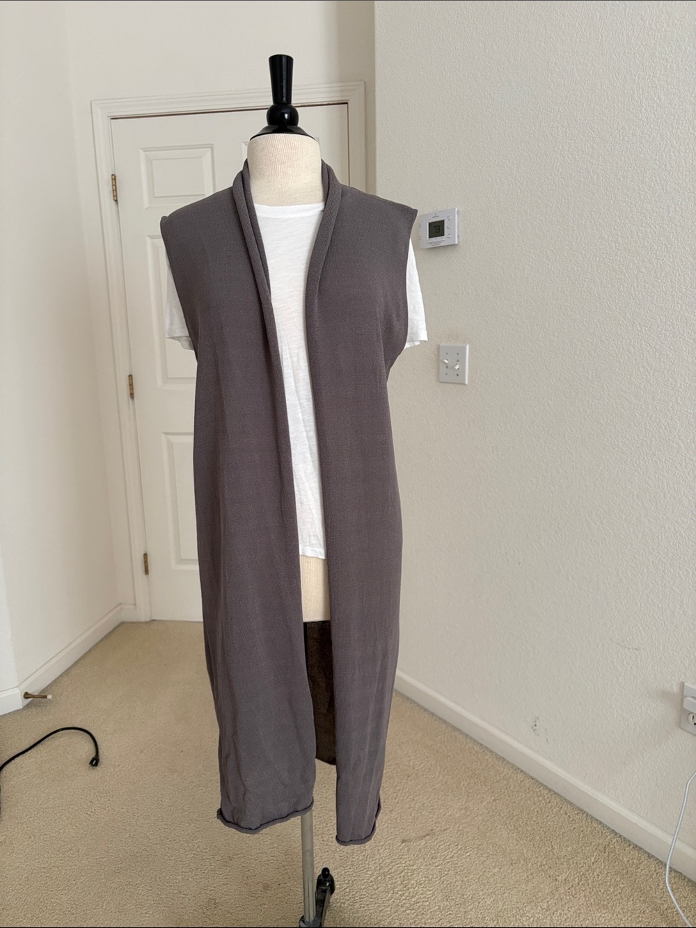 Sleeveless Open-Front Long Vest - Gray